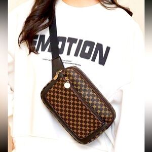 Casual Crossbody Bag / Fanny Pack